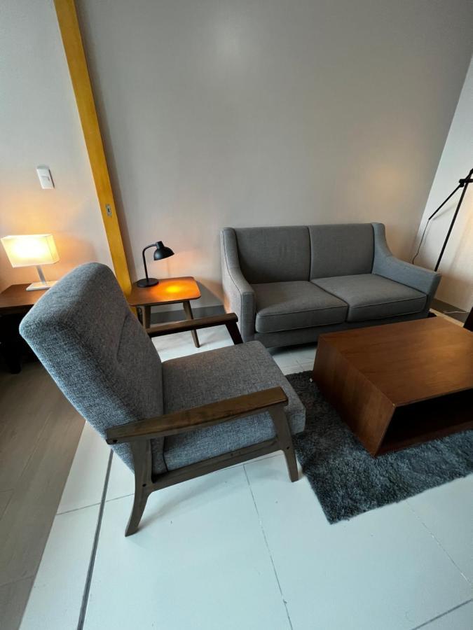 1 Bedroom Uptown Bgc Across Uptown Mall Manila Dış mekan fotoğraf
