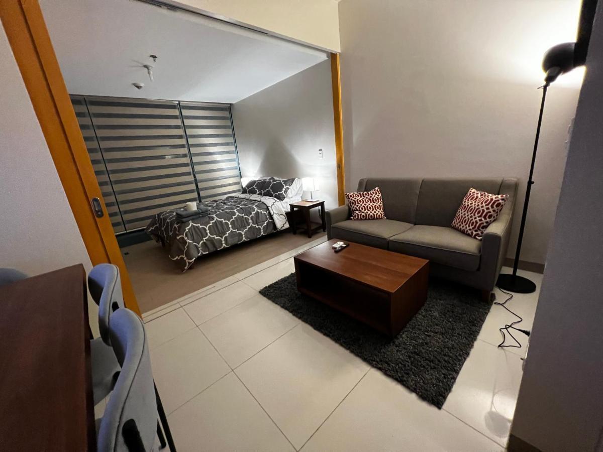 1 Bedroom Uptown Bgc Across Uptown Mall Manila Dış mekan fotoğraf