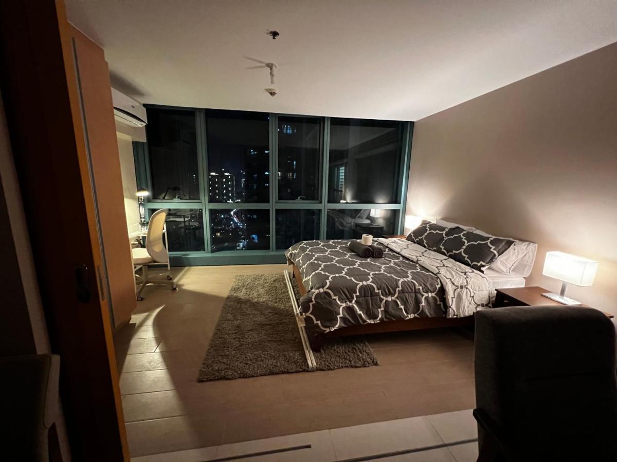 1 Bedroom Uptown Bgc Across Uptown Mall Manila Dış mekan fotoğraf